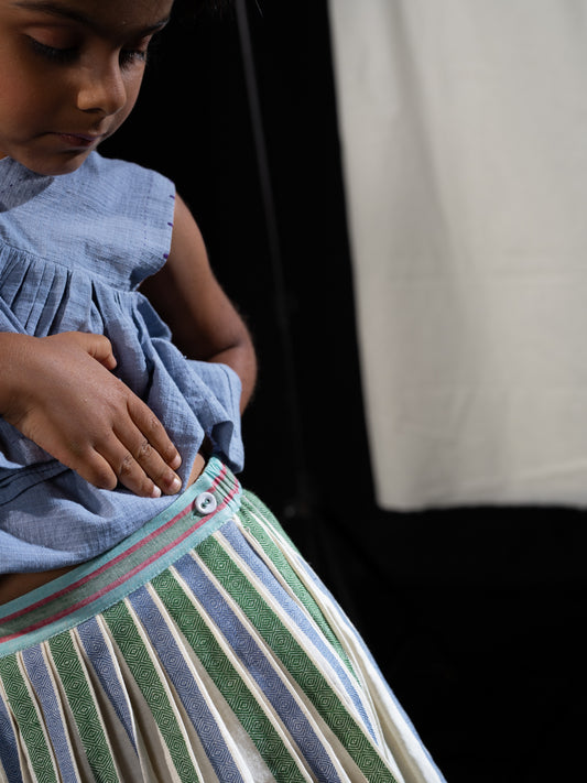 Pleated shorts - white striped